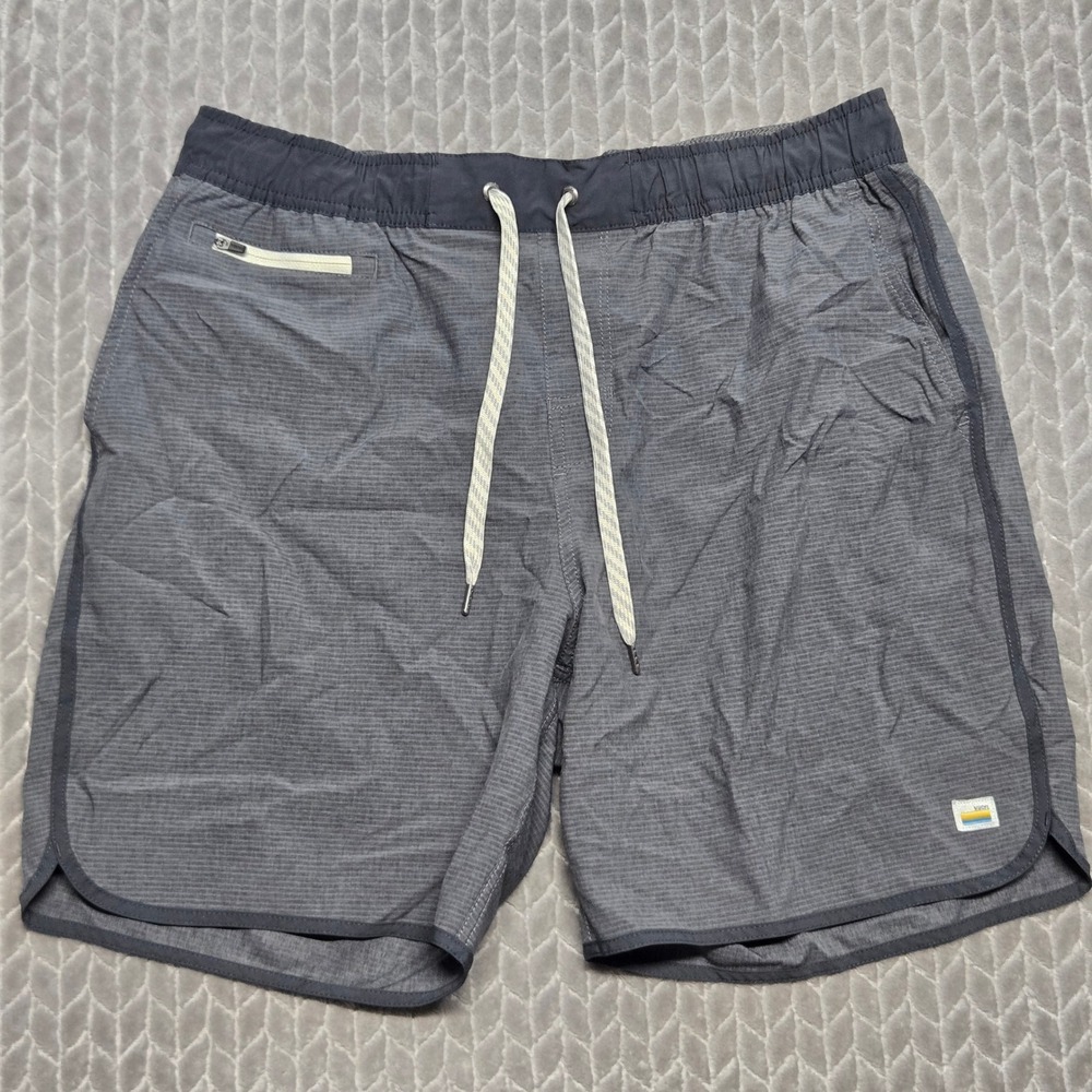 Vuori Banks Shorts Mens XL Charcoal Gray Stripe Athletic Gym Performance V330 7"